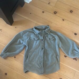 🔲Cozy Gray women’s Free People Fleece button up.
